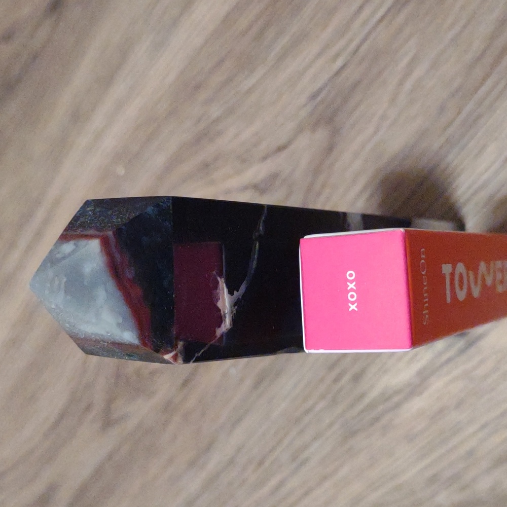 Tower 28 ShineOn Lip Jelly in XOXO - Picture 2 of 3